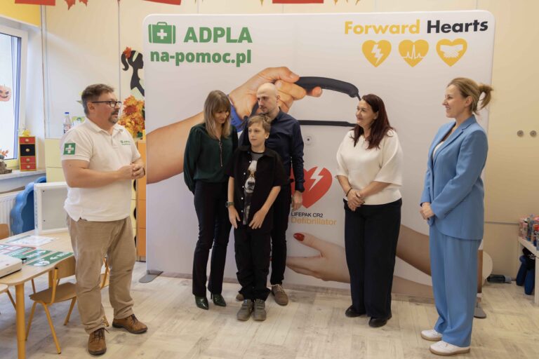 Przekazanie defibrylatora LIFEPAK CR2 w Przywidzu