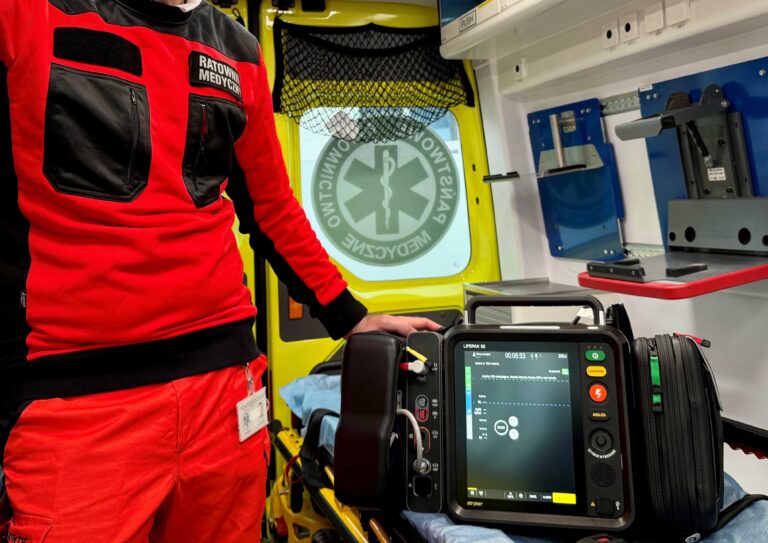 Nowoczesny defibrylator dla sopockich ratowników – pierwszy taki sprzęt w Europie Środkowej